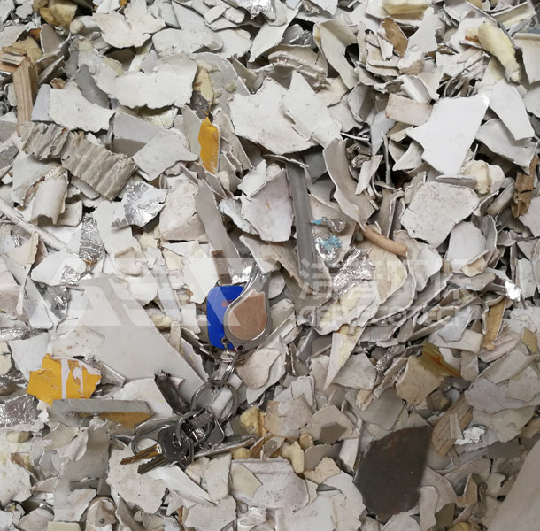 冰箱外殼破碎之后